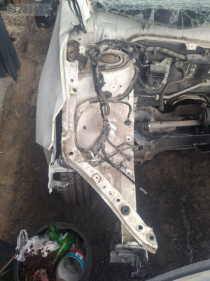 TOYOTA COROLLA SAĞ ÖN PODYE SASE ORJİNAL ÇIKMA YEDEK PARÇA