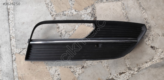 AUDİ A3 SAĞ SİS FAR ÇERÇEVESİ ORJİNAL ÇIKMA PARÇA