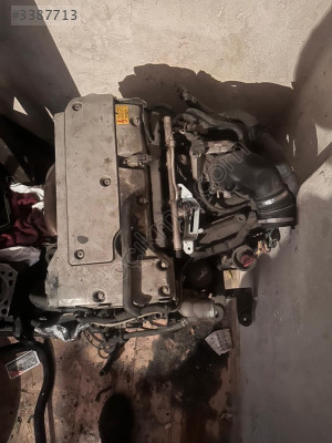 MERCEDES  BENZ 111 GRI KAPAK BENZİNLİ E200 DOLU MOTOR