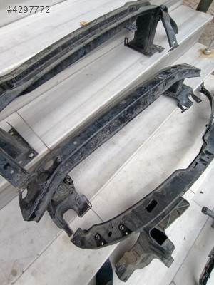 Volkswagen Transporter ön tampon demiri orjinal çıkma parça