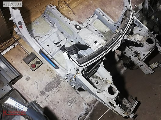 BMW 3 KASA F30 ÖN ŞASİ ŞASE KILIÇ SACI PODYE MARŞPİYE