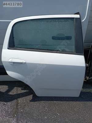 FİAT PUNTO SAĞ ARKA KAPI KONUK OTO