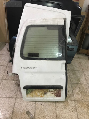 PARTNER BAGAJ KAPAĞI SOL ARKA