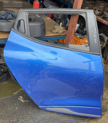 renault clio 4 çıkma sağ arka kapı (son fiyat)