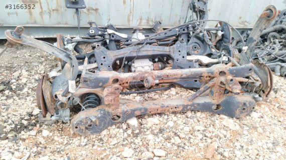 BURSA ÇEVİK OTO - FORD FOCUS 2 ARKA DİNGİL PARÇASI