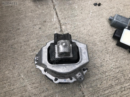 BMW Z4 G29 G20 G22 SAĞ MOTOR TAKOZU 7581618