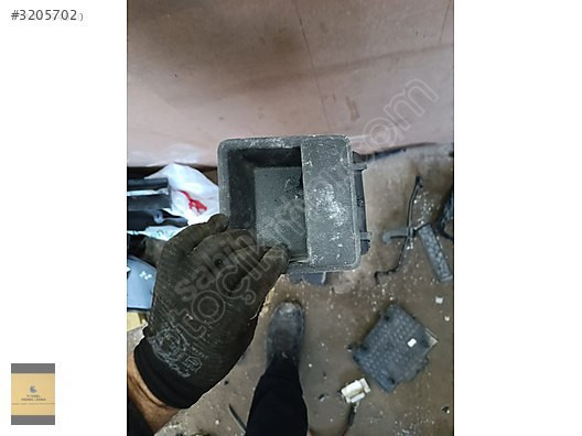 5C6863383 2014 jetta orta konsol arka saklama