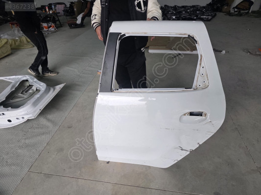 2017/2023 DACİA DUSTER BEYAZ SOL ARKA KAPI ORJINAL