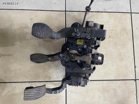 OPEL CORSA D 1.3 PEDAL