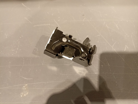 MERCEDES E W212  W207 W204 KAPUT KİLİDİ 2128800160 SO