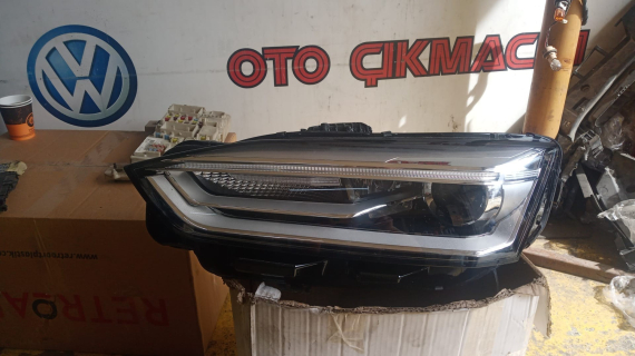 AUDİ A5 SOL ÖN FAR