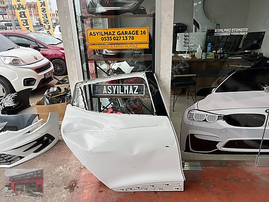 CLİO 4 SAĞ ARKA KAPI