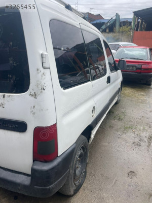 Citroen Berlingo sağ arka çamurluk