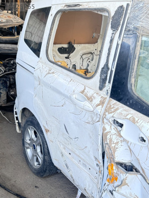 Ford Courier arka stop