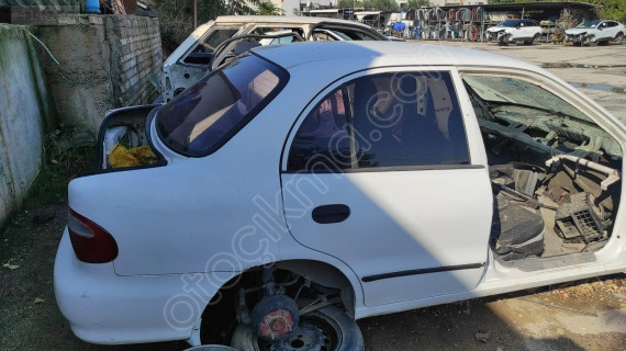hyundai accent yumurta kasa sağ arka çamurluk