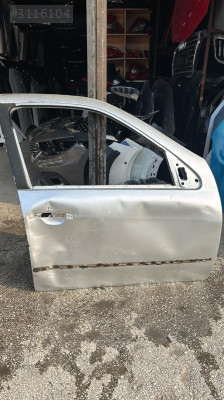 Reno clio talia sağ ön kapı