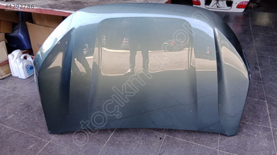 Dacia Sandero (2023-2025) yeni model motor kaputu orijinal