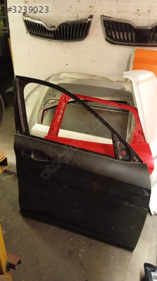 BMW X1 ORJINAL ÇIKMA SAĞ ÖN KAPI