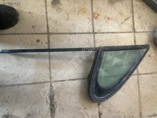 Peugeot 207 kelebek camı