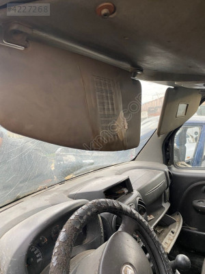 Fiat Doblo Modeli İçin Kaliteli Oto Güneşlik