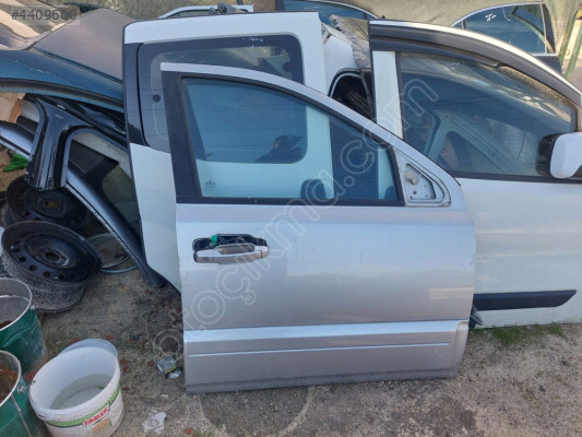 KİA SORENTO SAĞ ÖN KAPI
