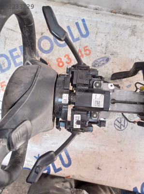 2Q0953521AD 17-21 POLO ORJ. ÇIKMA SİLECEK-SİNYAL KOLU
