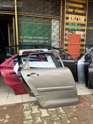 Citroen C4 Picasso Sağ Arka Kapı Orijinal (5 Kişilik)