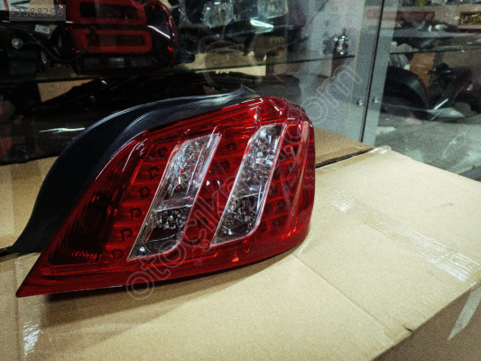 Peugeot 508 sağ arka stop