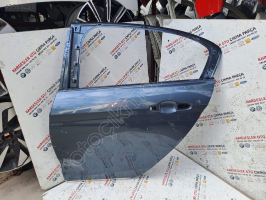 Fiat Egea sol arka kapı (az hasarlı ürün)