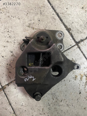 CLİO 2 MOTOR KULAĞI ORJİNAL ÇIKMA PARÇAA