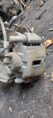 Mazda 626 ön fren kaliperi