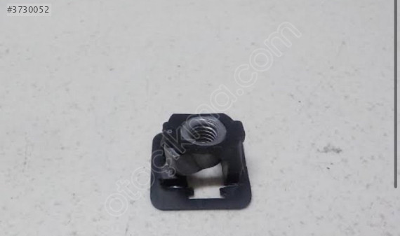 Peugeot 208 kafesli somun 9810030980