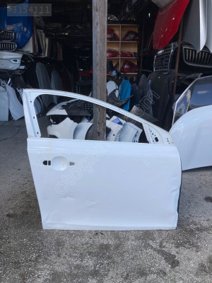 Volvo v40 sağ ön kapı