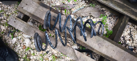 AUDİ A3 SAĞ - SOL HELEZON YAY