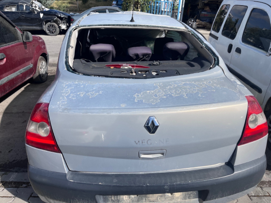 Renault Megane 2 arka bagaj kapağı