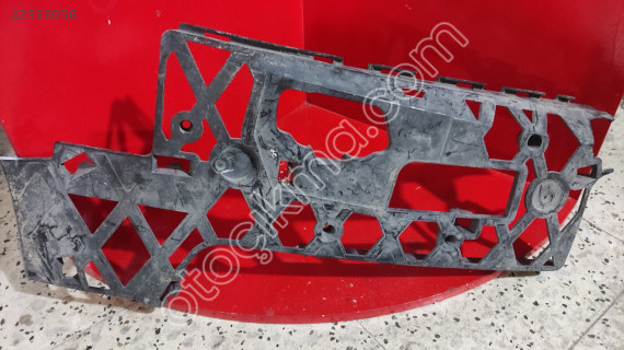 VOLKSWAGEN PASSAT B7 ÖN TAMPON BRAKETİ SAĞ TARAF
