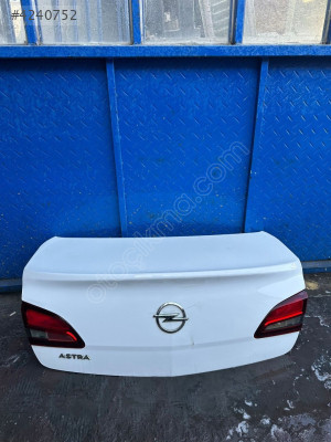 OPEL ASTRA J SÖKME ORJİNAL DOLU BAGAJ KAPAĞI