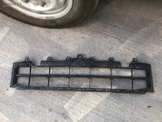 BMW X1 U11 ÖN TAMPON ORTA IZGARA 51119883393