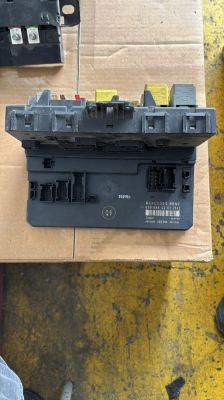 639545020104 MERCEDES BENZ VİTO SİGORTA KUTUSU