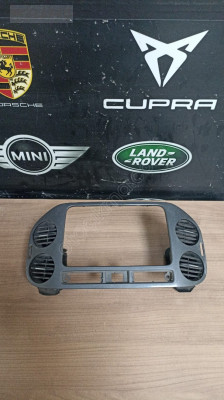 5N0858071E VW TİGUAN TEYP ÇERÇEVESİ HAVALANDIRMA IZGARALARI