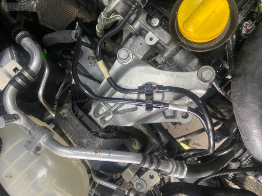 RENAULT CILİO 5 CILİO 2024 ORJİNAL SAĞ ÜST MOTOR KULAĞI