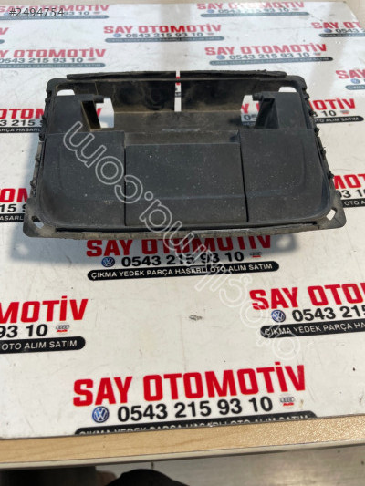 8K0864376 AUDİ A4 A5 Q5 ARKA KOLTUK ORTA KONSOL ÇERÇEVESİ