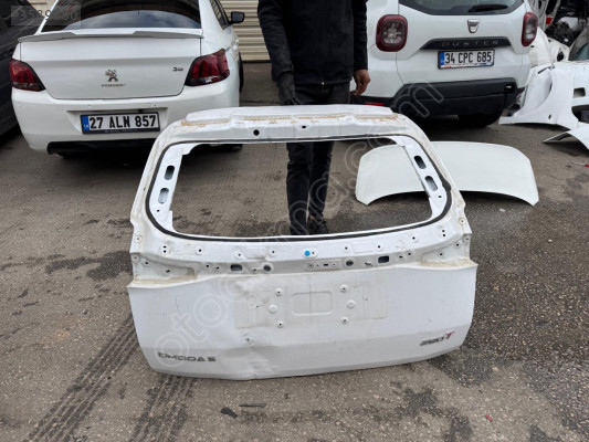 CHERY OMADA 5 BEYAZ BAGAJ KAPAĞI ORJINAL LOKALLIK