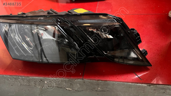 2017-2019 SKODA OCTAVİA SAĞ DÜZ FAR ORJİNAL SIFIR