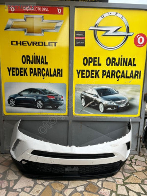 Opel Mokka b ön tampon beyaz renk dolu ön tampon
