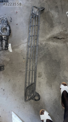 Peugeot 301 ön tampon ızgarası