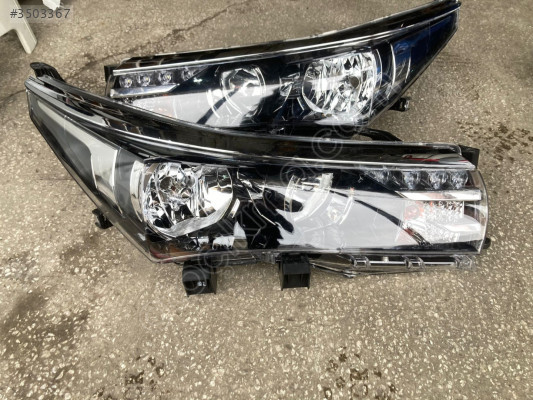 TOYOTA COROLLA İçin Sağ Ön Far - Oto Çıkma Parçalar