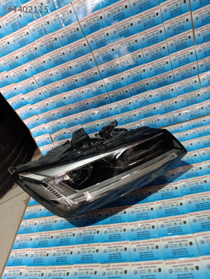 Audi q2 sağ far dolu orjinal çıkma parça