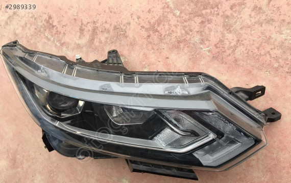 J11 Nissan Qashqai Sağ Ön Far - Mil Oto Çıkma Parçaları