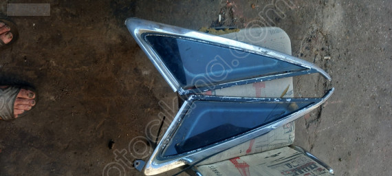 Çıkma mazda 626 arka kelebek cam
